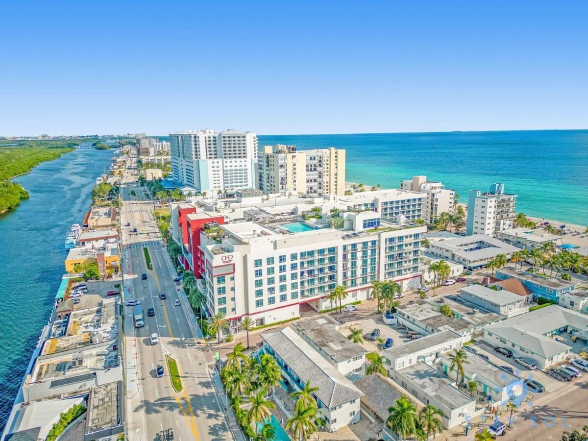 Exclusive Apartment - Rooftop Pool- Beachfront Hollywood Exterior photo