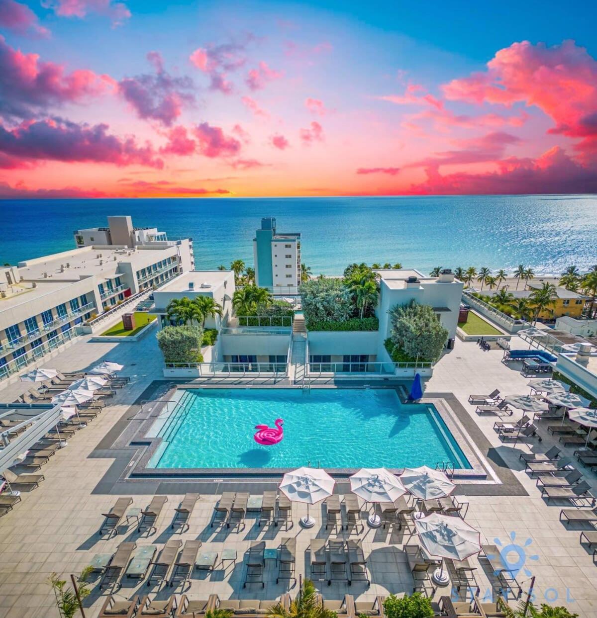 Exclusive Apartment - Rooftop Pool- Beachfront Hollywood Exterior photo