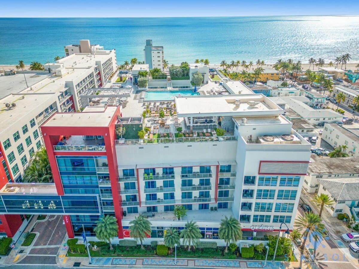 Exclusive Apartment - Rooftop Pool- Beachfront Hollywood Exterior photo