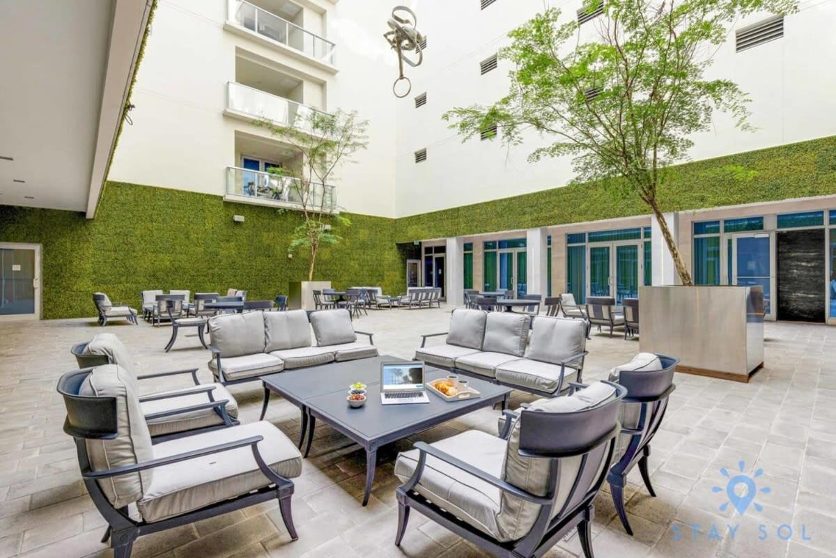 Exclusive Apartment - Rooftop Pool- Beachfront Hollywood Exterior photo