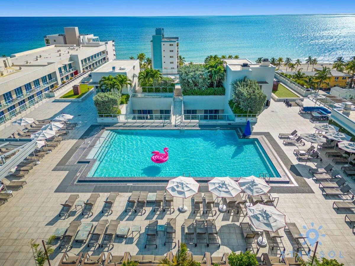 Exclusive Apartment - Rooftop Pool- Beachfront Hollywood Exterior photo