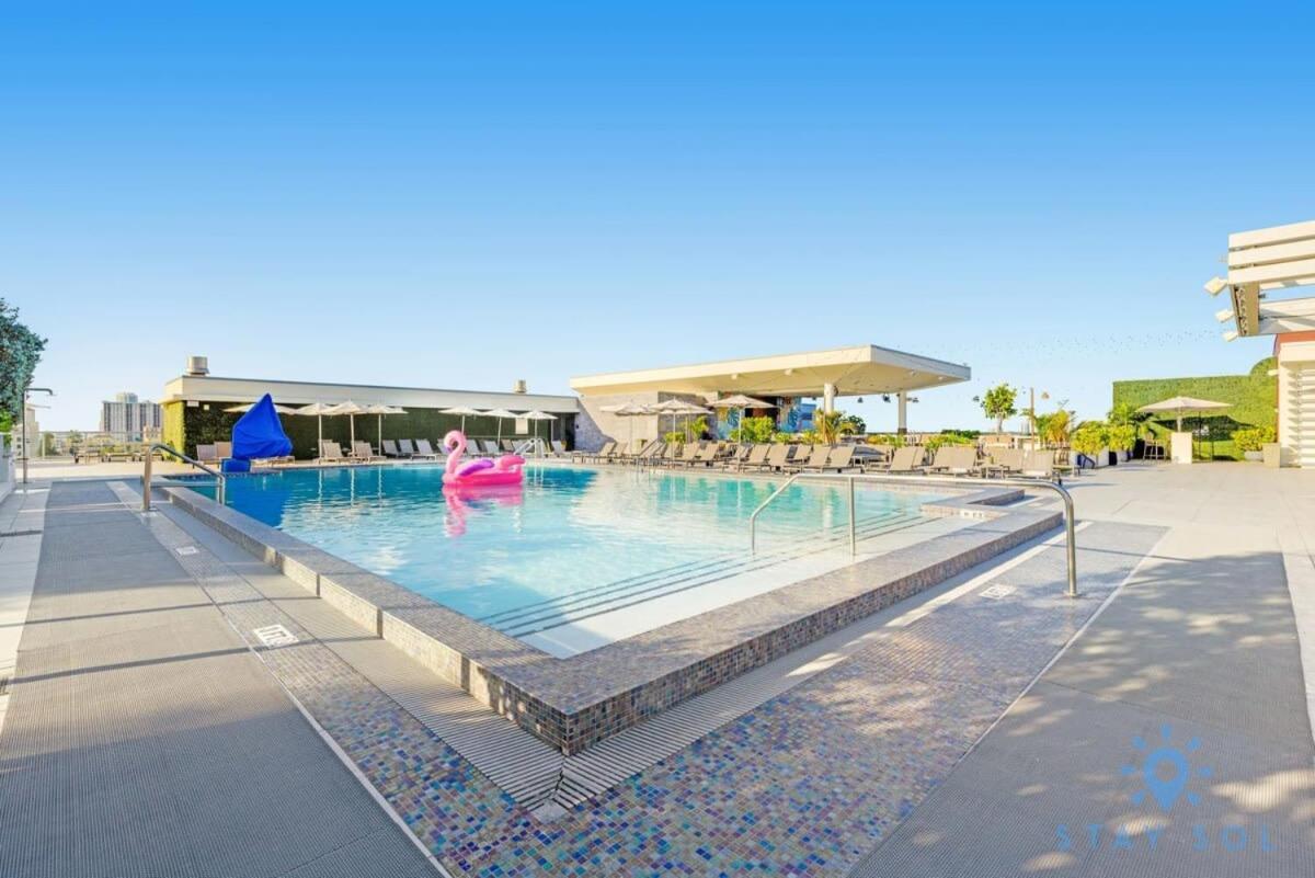 Exclusive Apartment - Rooftop Pool- Beachfront Hollywood Exterior photo