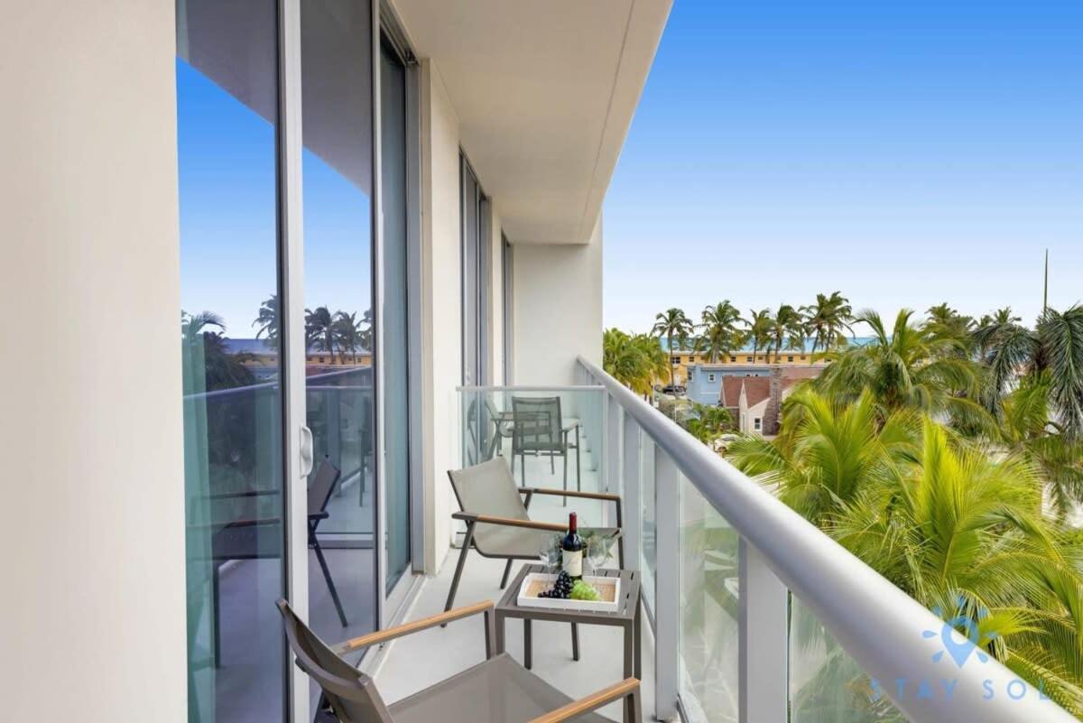 Exclusive Apartment - Rooftop Pool- Beachfront Hollywood Exterior photo