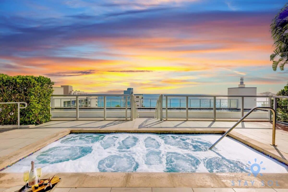 Exclusive Apartment - Rooftop Pool- Beachfront Hollywood Exterior photo