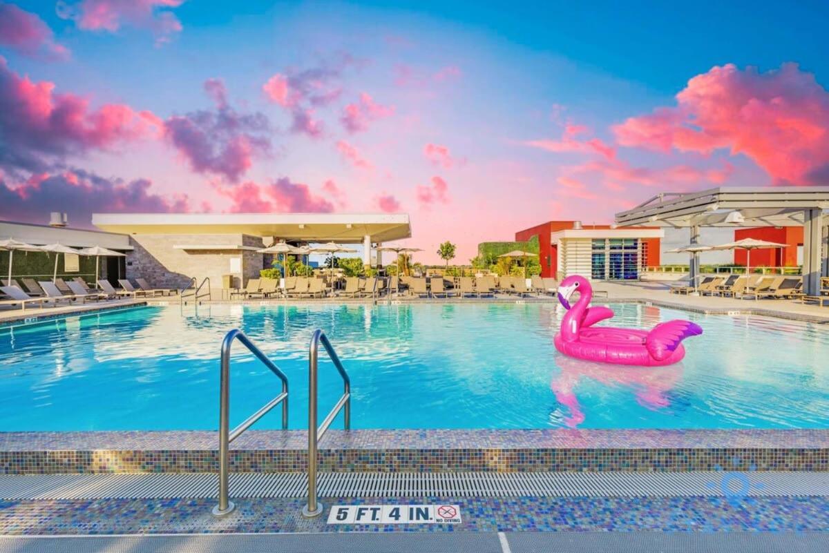 Exclusive Apartment - Rooftop Pool- Beachfront Hollywood Exterior photo