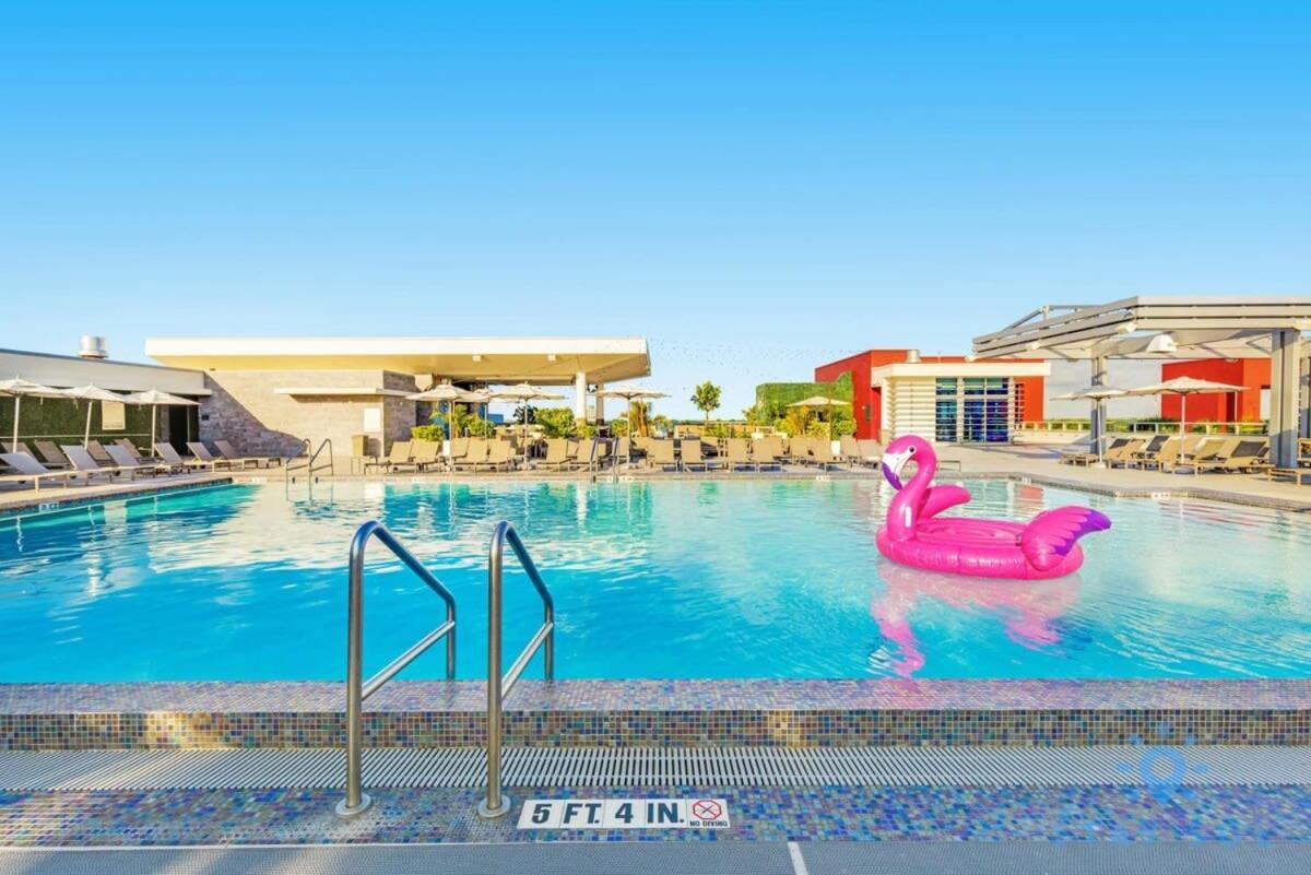 Exclusive Apartment - Rooftop Pool- Beachfront Hollywood Exterior photo